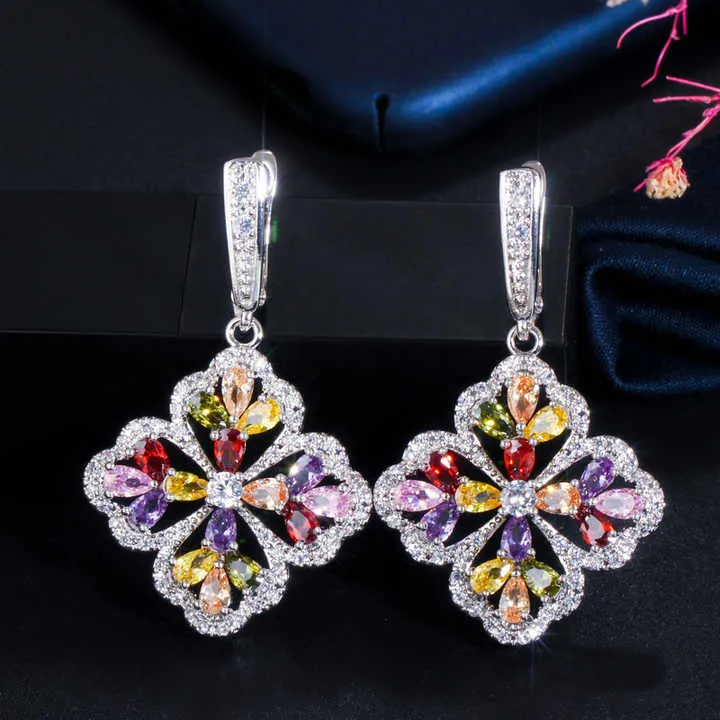 أقراط طويلة متدلية من الزركونLong Zircon Dangle Earrings