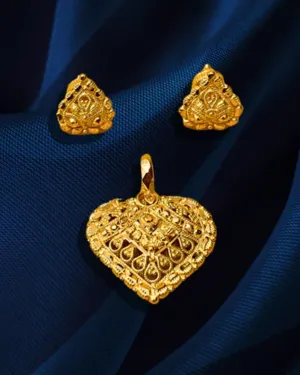 22 KT Gold Traditional Heart Pendant Set (D113)