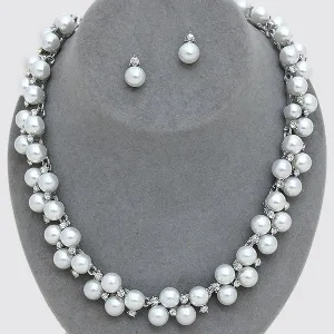 iLLASPARKZ Clustered Pearl Necklace